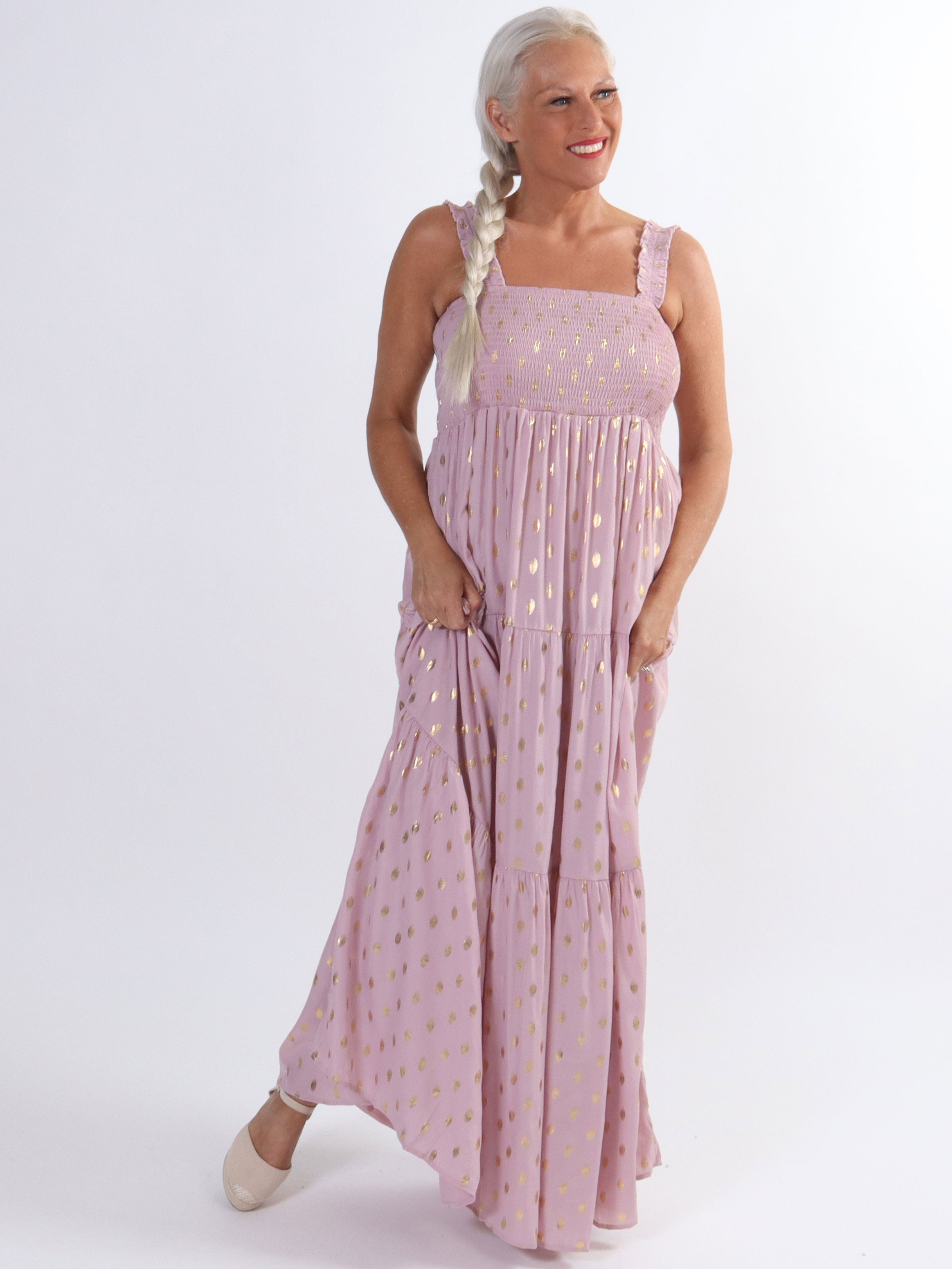 Emma - Lang kjole med smock henover brystet og guld detaljer